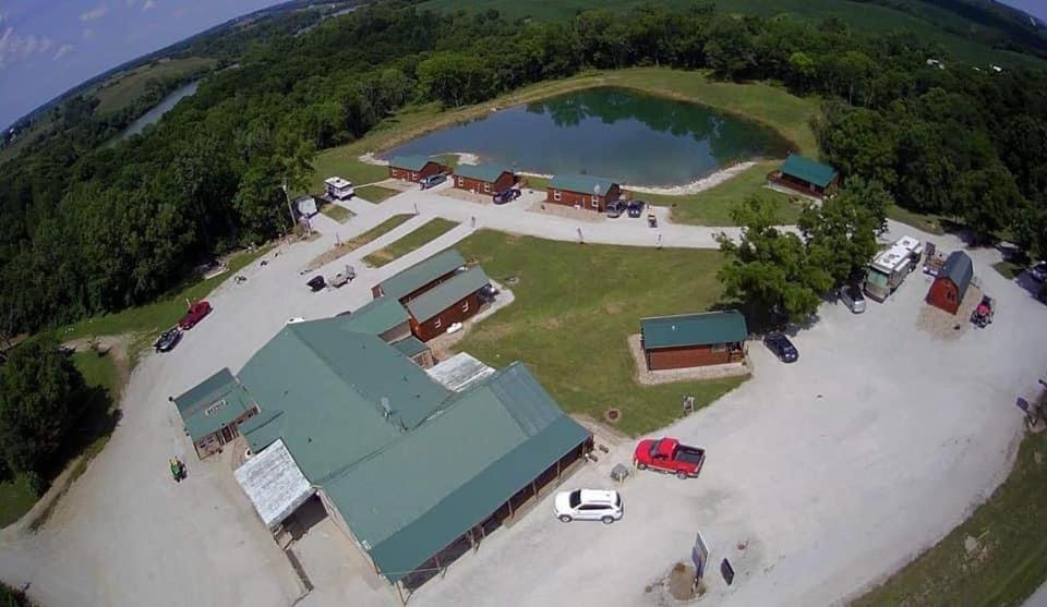 Country Cabins Hotel Chariton Exterior foto