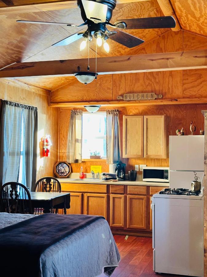 Country Cabins Hotel Chariton Exterior foto