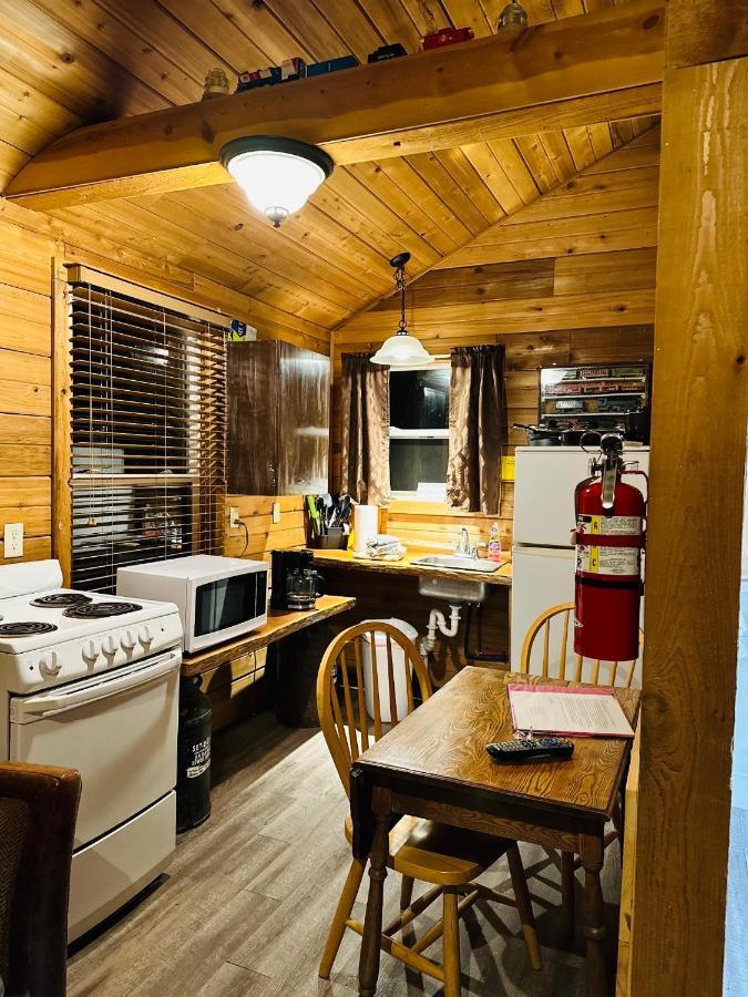 Country Cabins Hotel Chariton Exterior foto