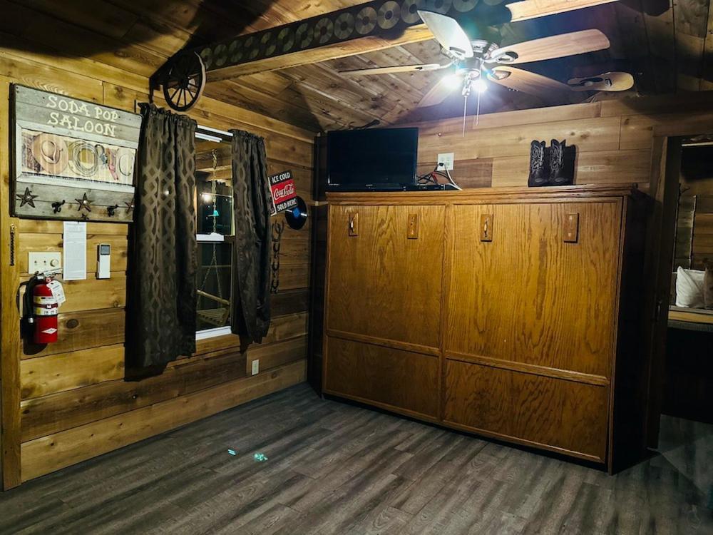 Country Cabins Hotel Chariton Exterior foto